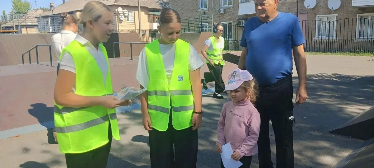 Отряд ЮИД «Друзья порядка» напомнил школьникам правила дорожного движения Отряд ЮИД «Друзья порядка» напомнил школьникам правила дорожного движения