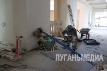 Уже три года как шеф-регион Красноярский край восстанавливает Комсомольский поселковый клуб
