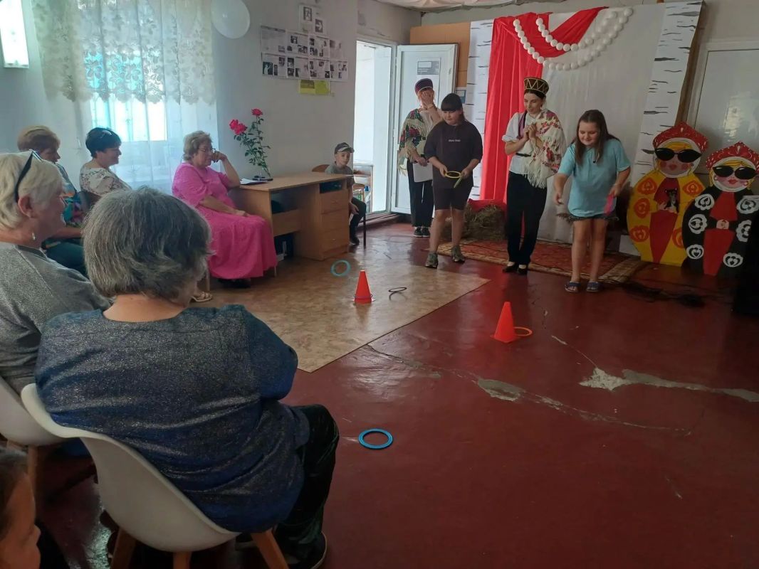 С юбилеем родное село !. В селе Чапаевка состоялась концертно-развлекательная программа «С юбилеем родное село!», посвященная 90-летию образования села, которую провел Пролетарский Дом культуры С юбилеем родное село !. В селе Чапаевка состоялась концертно-развлекательная программа «С юбилеем родное село!», посвященная 90-летию образования села, которую провел Пролетарский Дом культуры