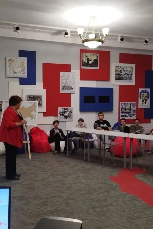 В Лутугинском доме культуры прошла программа «Единая Россия – единая семья» В Лутугинском доме культуры прошла программа «Единая Россия – единая семья»