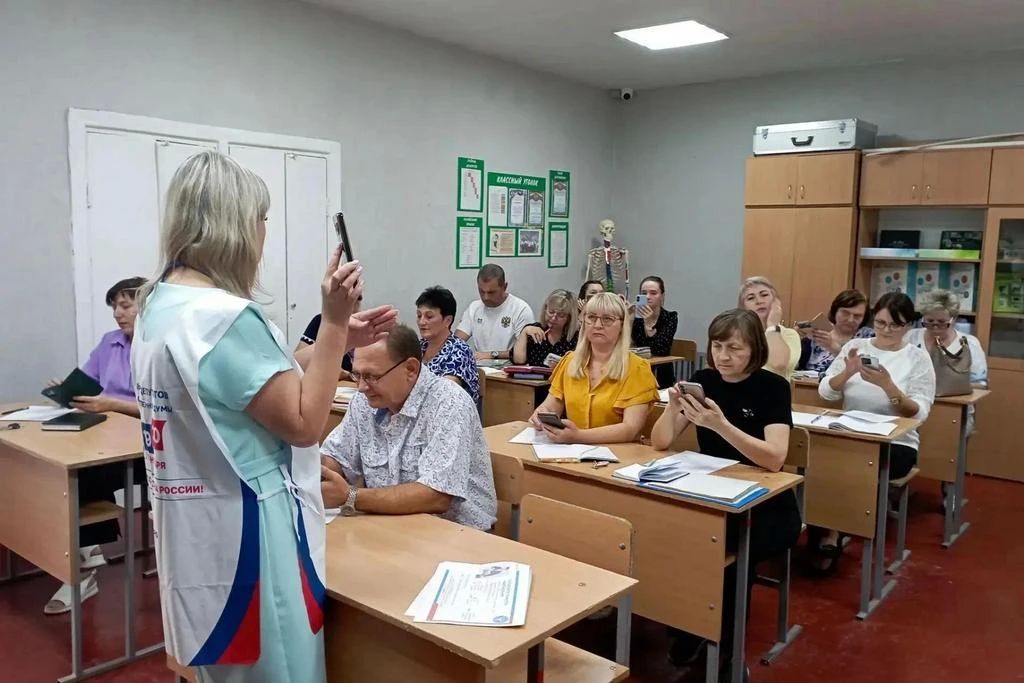 В Славяносербском округе завершился поквартирный обход избирателей В Славяносербском округе завершился поквартирный обход избирателей