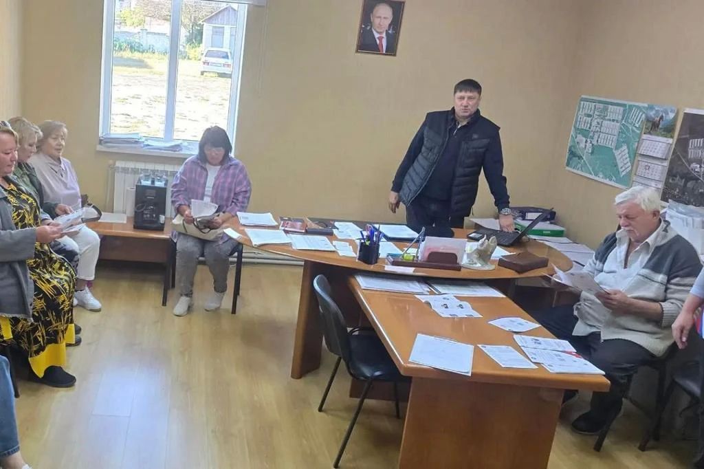 «ИнформУИК» в Краснодонском округе: информируем на дому и на предприятиях «ИнформУИК» в Краснодонском округе: информируем на дому и на предприятиях
