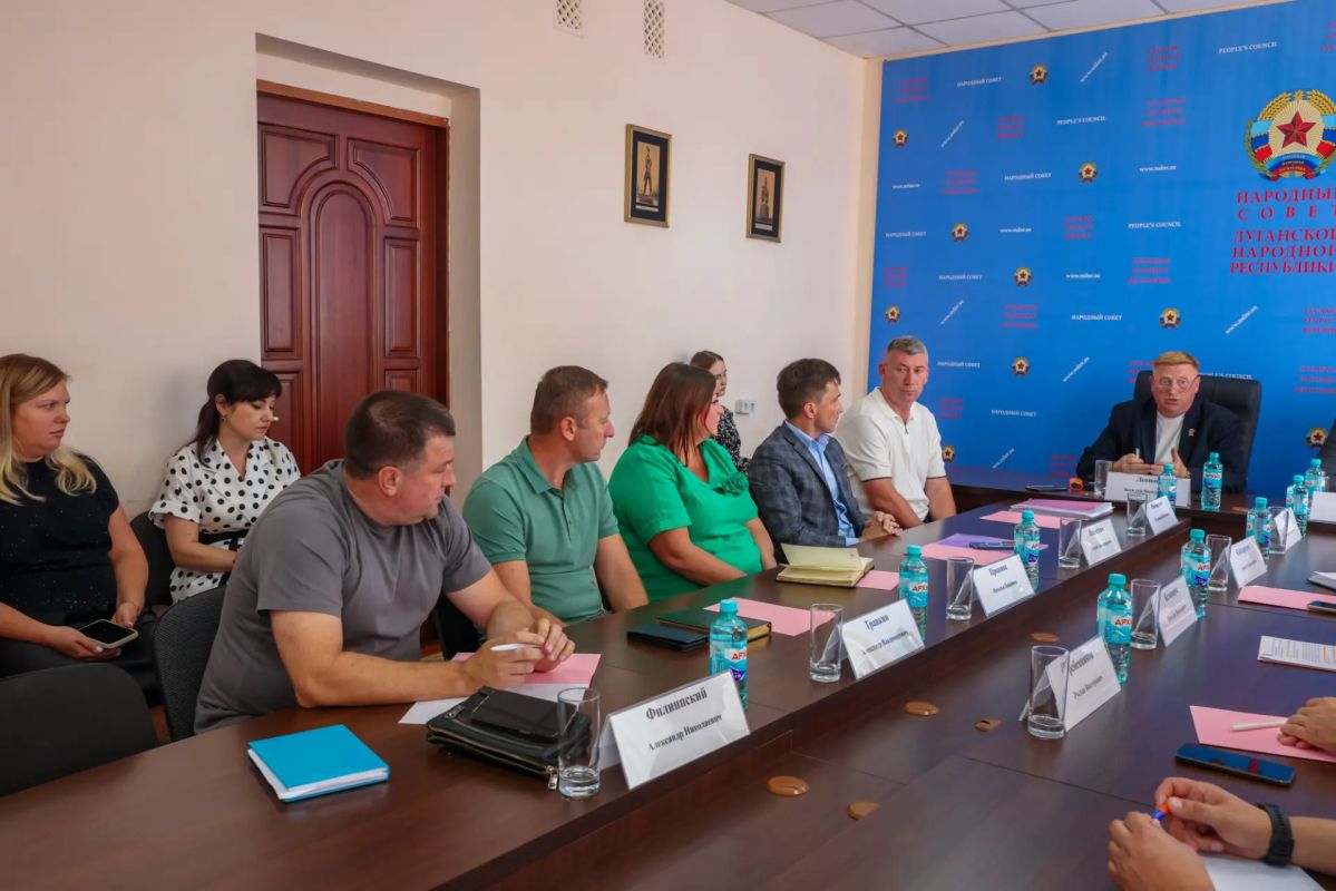 В Комитете по аграрной политике НС ЛНР обсудили механизмы выдачи разрешений на пользование водными объектами В Комитете по аграрной политике НС ЛНР обсудили механизмы выдачи разрешений на пользование водными объектами