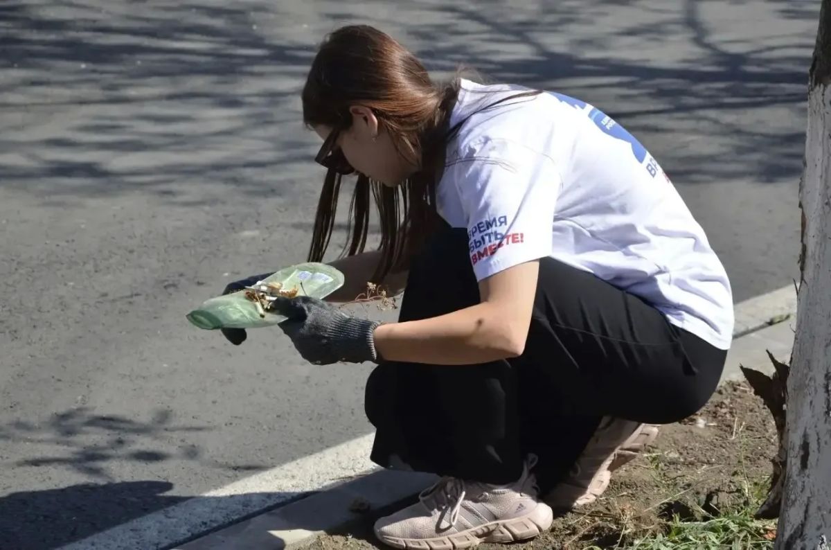 Евгений Бондарь: Дорогие лутугинцы!. От всей души благодарю каждого, кто не остался в стороне и принял участие в субботнике, приуроченном ко Дню города Евгений Бондарь: Дорогие лутугинцы!. От всей души благодарю каждого, кто не остался в стороне и принял участие в субботнике, приуроченном ко Дню города
