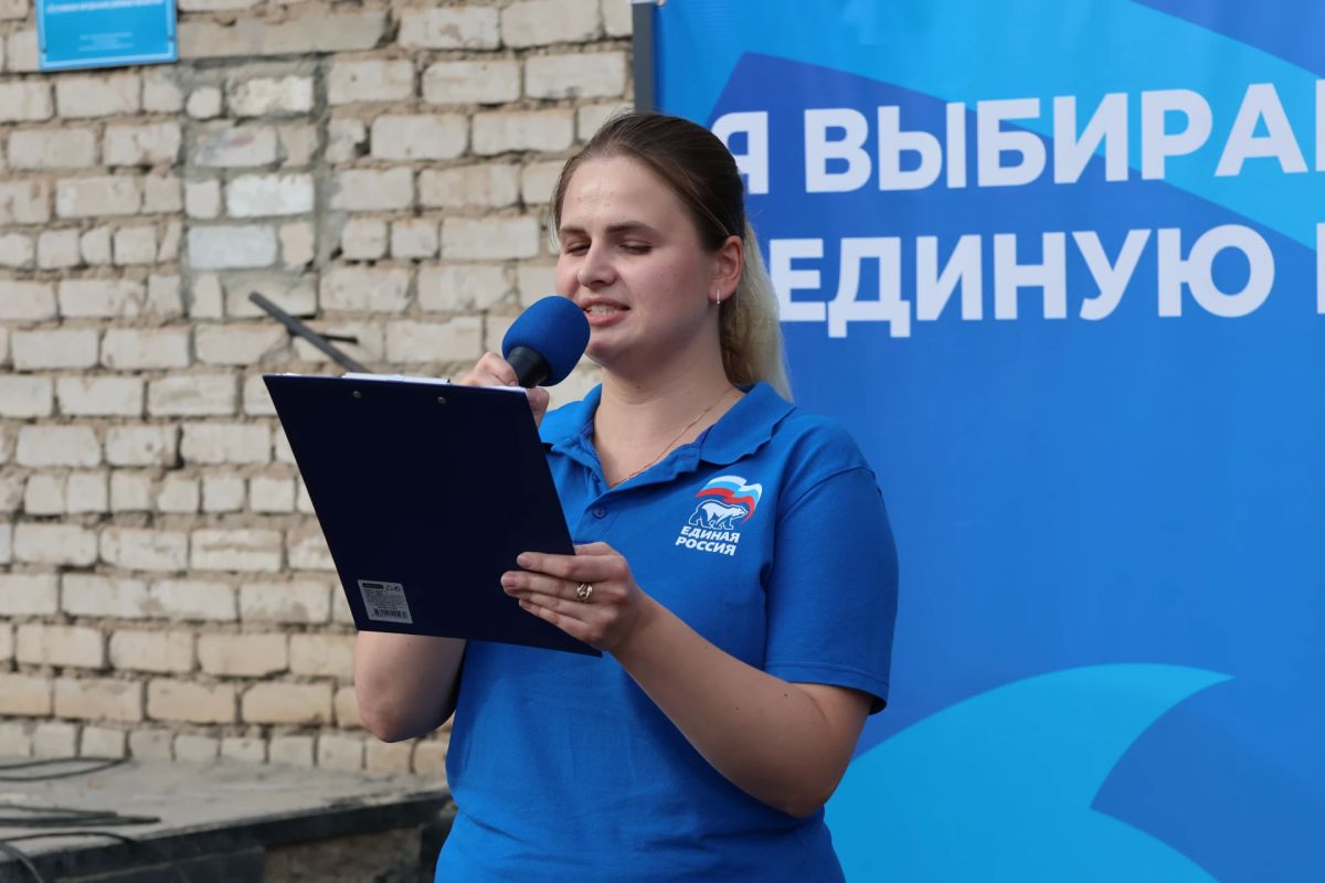 «Выборный десант» продолжает путешествие по Луганску «Выборный десант» продолжает путешествие по Луганску
