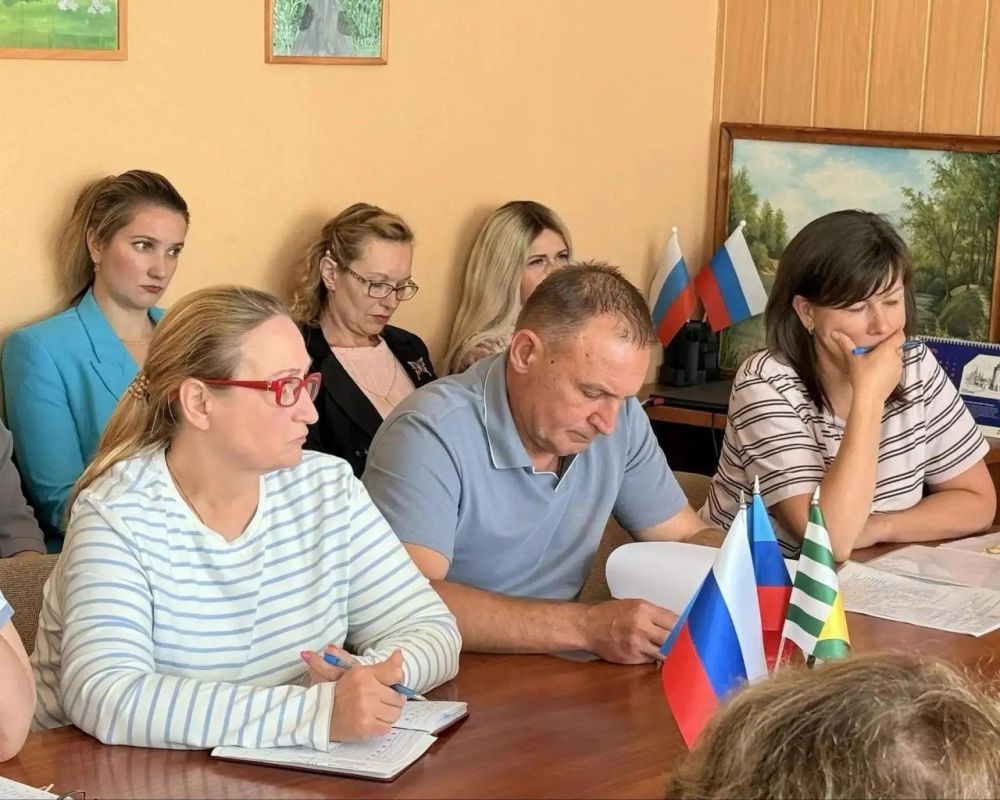 Первый заместитель главы администрации Игорь Шмидт провёл заседание Комиссии по жилищным вопросам при Администрации городского округа муниципальное образование городской округ город Рубежное Луганской Народной Республики Первый заместитель главы администрации Игорь Шмидт провёл заседание Комиссии по жилищным вопросам при Администрации городского округа муниципальное образование городской округ город Рубежное Луганской Народной Республики