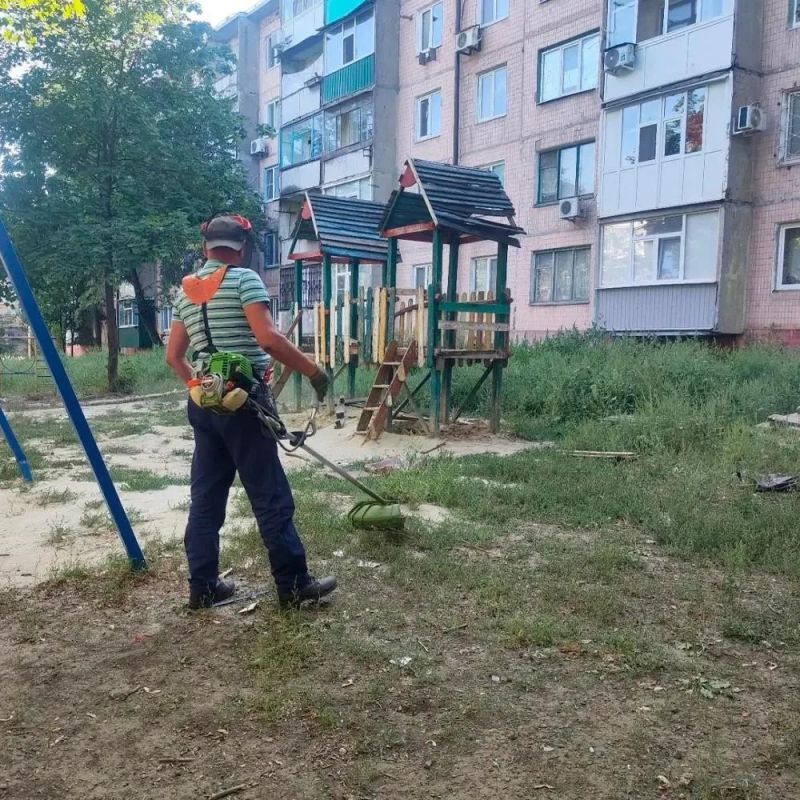 Специалисты из Калмыкии продолжают помогать Антрациту готовиться к зиме Специалисты из Калмыкии продолжают помогать Антрациту готовиться к зиме