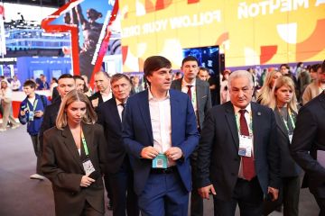 Стенд Минпросвещения России собрал образование, профориентацию и детский отдых на МФМ-2026