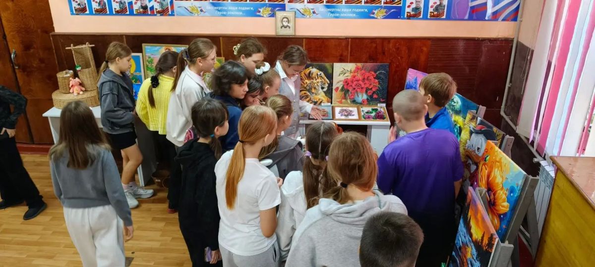 В пгт Новодарьевка прошла выставка «Золотые руки мастеров» В пгт Новодарьевка прошла выставка «Золотые руки мастеров»
