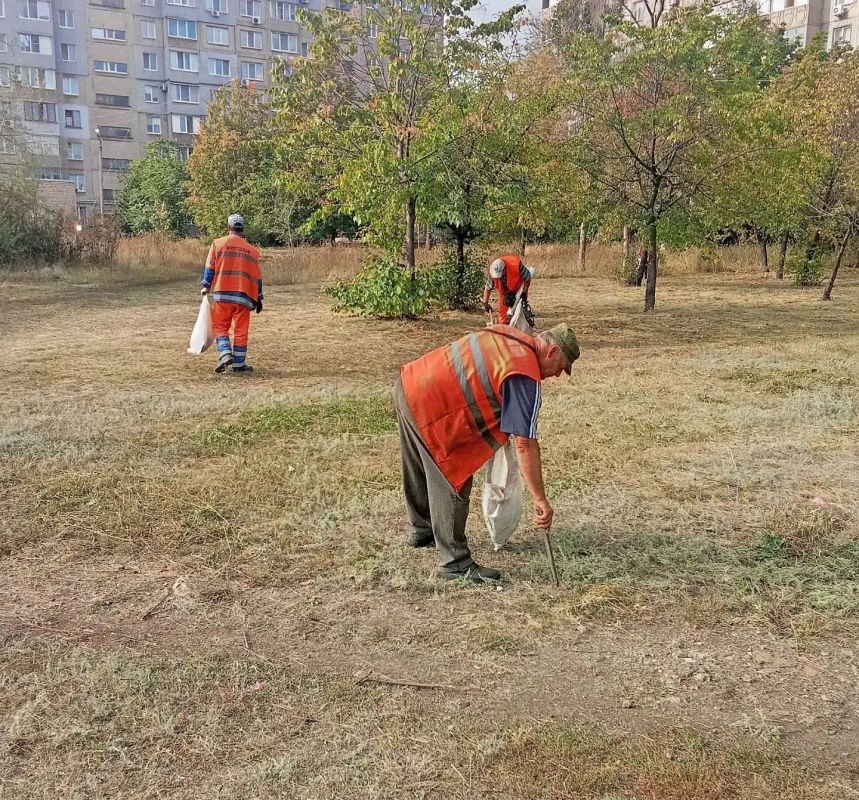 Коммунальными службами проведены работы на территории города Коммунальными службами проведены работы на территории города