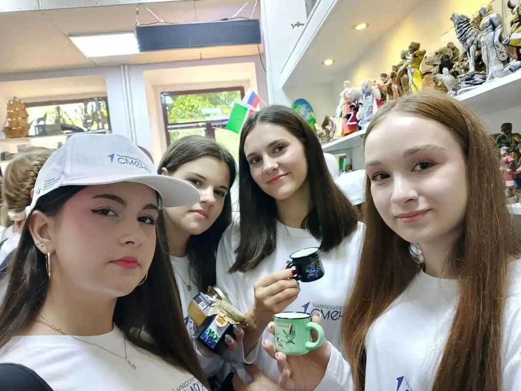 Краснолучские школьники посетили Чеченскую Республику в рамках проекта «Университетские смены» Краснолучские школьники посетили Чеченскую Республику в рамках проекта «Университетские смены»