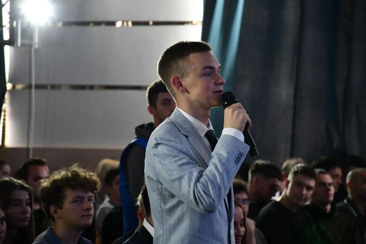 Виктор Водолацкий: Сегодня в рамках национального проекта «Молодёжь и дети» и федерального проекта «Твой герой» провёл встречу со студентами Луганского государственного университета имени Владимира Даля Виктор Водолацкий: Сегодня в рамках национального проекта «Молодёжь и дети» и федерального проекта «Твой герой» провёл встречу со студентами Луганского государственного университета имени Владимира Даля
