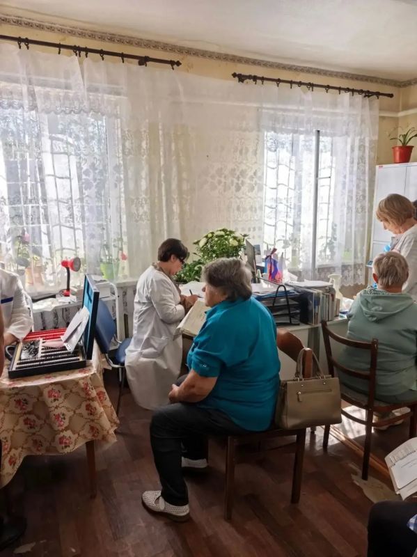 Специалисты Новопсковской ЦРМБ осмотрели жителей с.Павленково