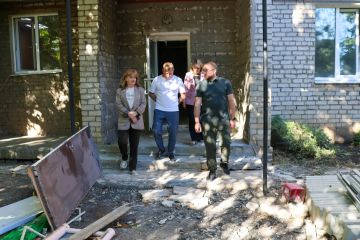 Роман Олексин: Посетил Детскую школу искусств № 2 города Брянки, где в рамках национального проекта «Семья» также идёт капитальный ремонт