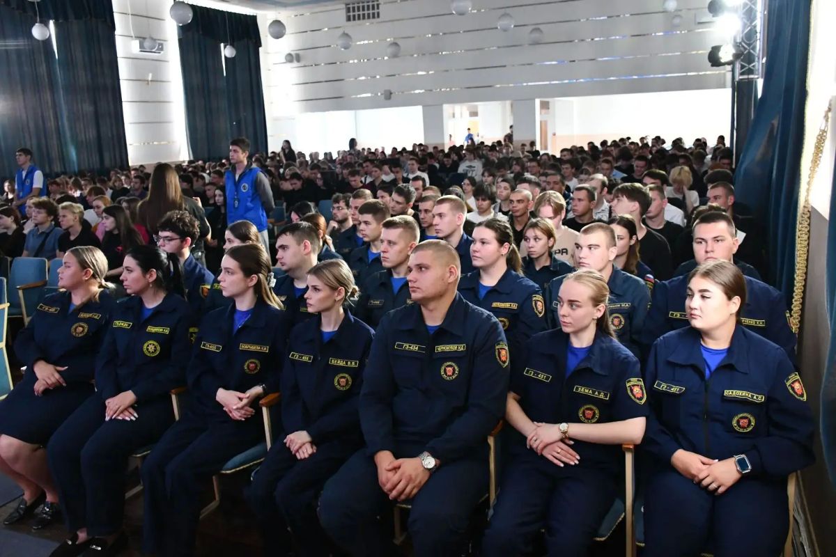 Виктор Водолацкий: Сегодня в рамках национального проекта «Молодёжь и дети» и федерального проекта «Твой герой» провёл встречу со студентами Луганского государственного университета имени Владимира Даля Виктор Водолацкий: Сегодня в рамках национального проекта «Молодёжь и дети» и федерального проекта «Твой герой» провёл встречу со студентами Луганского государственного университета имени Владимира Даля