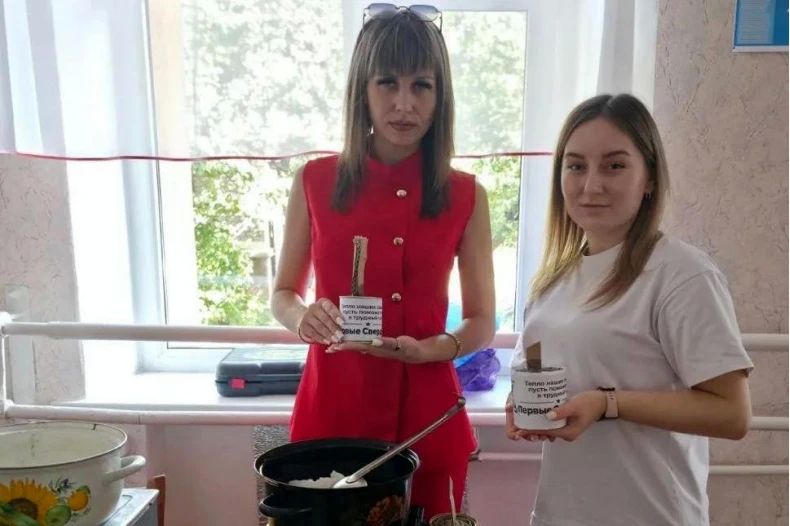 Тепло наших свечей. Именно под таким названием в Свердловске прошла акция по изготовлению окопных свечей Тепло наших свечей. Именно под таким названием в Свердловске прошла акция по изготовлению окопных свечей