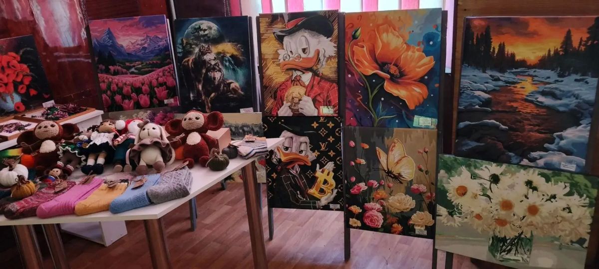 В пгт Новодарьевка прошла выставка «Золотые руки мастеров» В пгт Новодарьевка прошла выставка «Золотые руки мастеров»