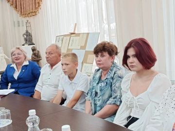 Яна Пащенко встретилась с тренерами и юными спортсменами Луганска