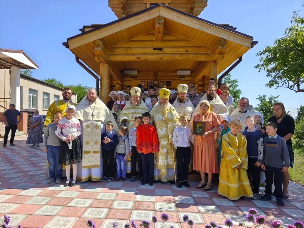 Инна Швенк: В Перевальской школе-интернате произошло знаменательное событие: состоялось торжественное освящение часовни, возведенной в честь праведного Симеона Богоприимца Инна Швенк: В Перевальской школе-интернате произошло знаменательное событие: состоялось торжественное освящение часовни, возведенной в честь праведного Симеона Богоприимца