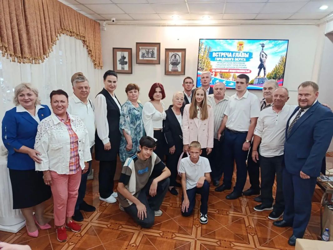 Яна Пащенко встретилась с тренерами и юными спортсменами Луганска Яна Пащенко встретилась с тренерами и юными спортсменами Луганска