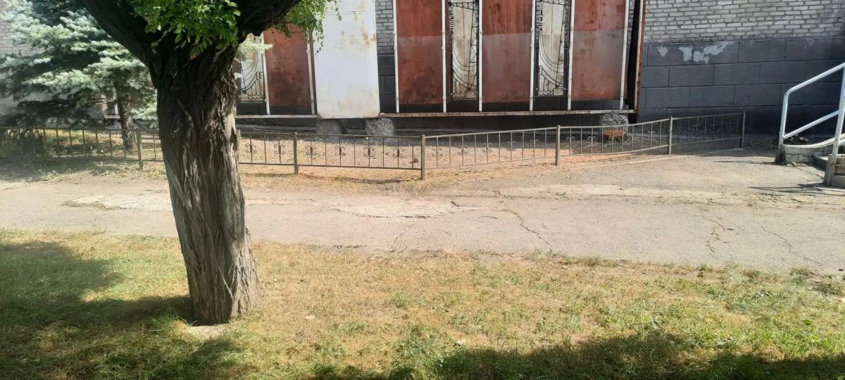 Проведение субботника работниками Государственного бюджетного учреждения Луганской Народной Республики «Противопожарная и аварийно-спасательная служба Луганской Народной Республики» Проведение субботника работниками Государственного бюджетного учреждения Луганской Народной Республики «Противопожарная и аварийно-спасательная служба Луганской Народной Республики»