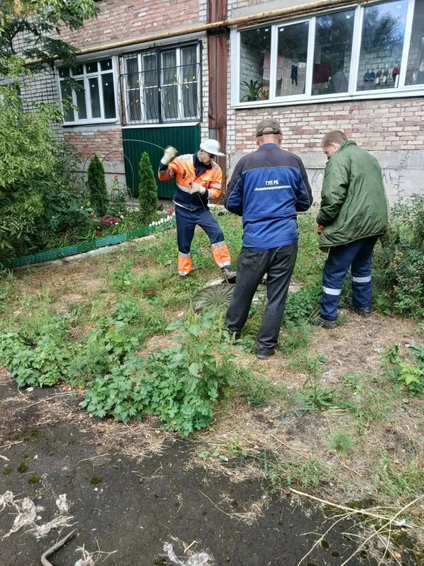 Сотрудники Краснолучского департамента ГУП ЛНР «Лугансквода» ежедневно проводят систематическую работу по обеспечению стабильного водоснабжения и водоотведения