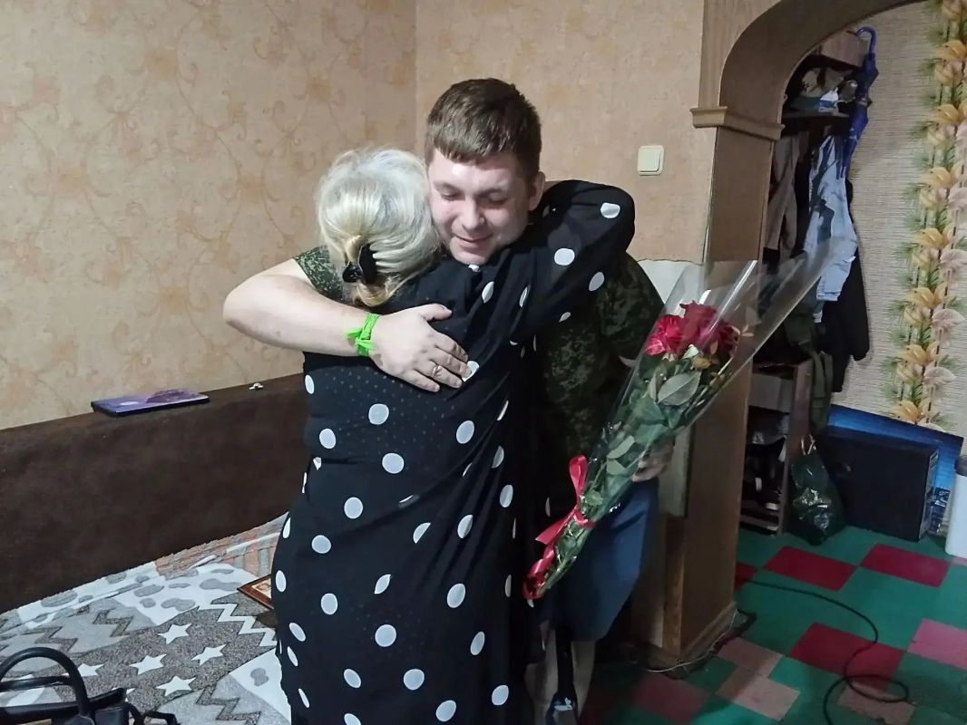 Продолжаем добрую традицию — посещать семьи участников специальной военной операции Продолжаем добрую традицию — посещать семьи участников специальной военной операции