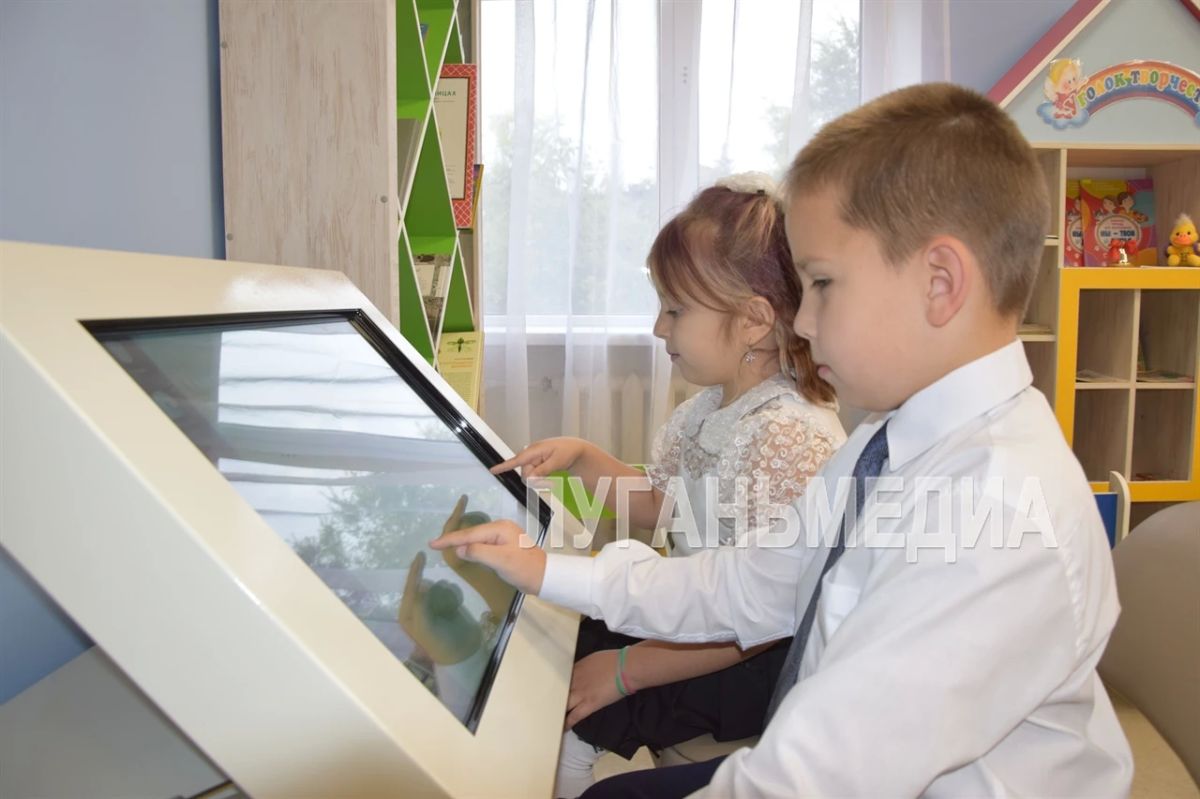 В Славяносербске открылась центральная библиотека после масштабной модернизации В Славяносербске открылась центральная библиотека после масштабной модернизации