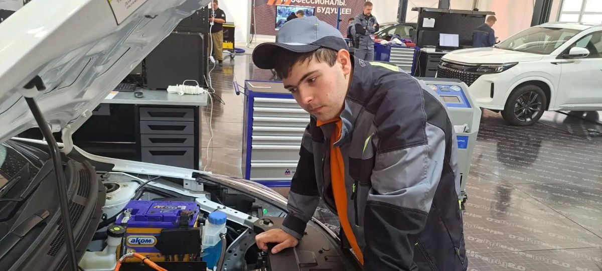 Студенты из ЛНР показывают мастерство на соревнованиях в Великом Новгороде Студенты из ЛНР показывают мастерство на соревнованиях в Великом Новгороде