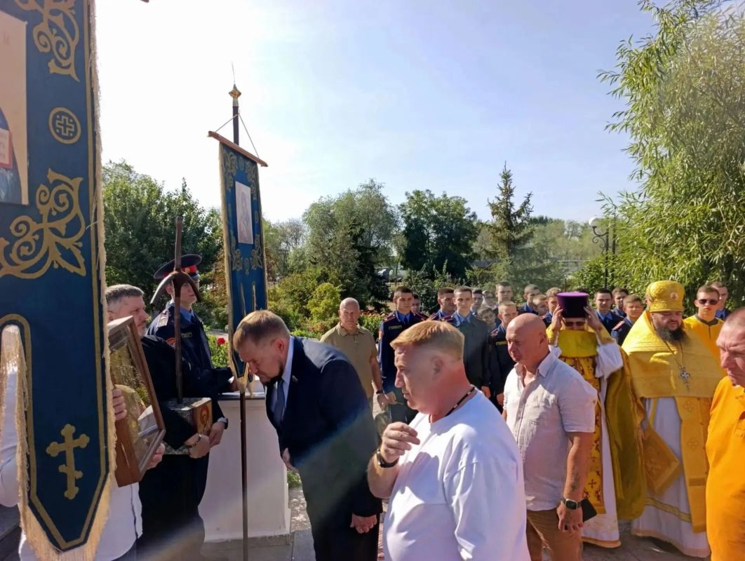 Русская Православная Церковь отметила 805-летие со дня рождения святого благоверного князя Александра Невского Русская Православная Церковь отметила 805-летие со дня рождения святого благоверного князя Александра Невского