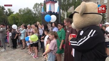 Для всех жителей города: сквер по улице Карбышева открыли в Стаханове