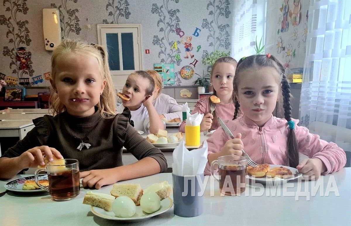 В одном из детских садов Красного Луча проверили качество горячего питания В одном из детских садов Красного Луча проверили качество горячего питания
