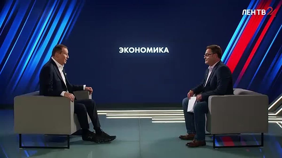 - Что у нас с бензином?. - Сложно