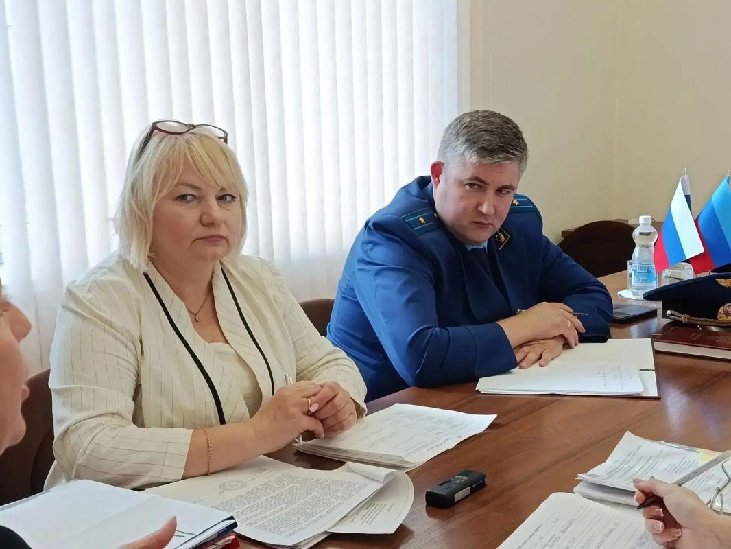 Личный прием Глава города Яна Пащенко провела совместно с руководителем прокуратуры Каменнобродского района Личный прием Глава города Яна Пащенко провела совместно с руководителем прокуратуры Каменнобродского района