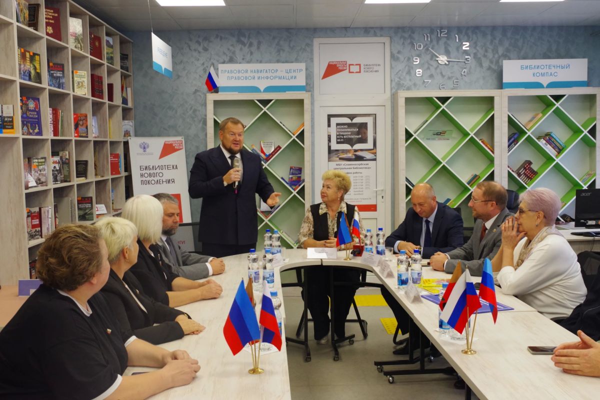 В Славяносербске открылась первая модельная библиотека! В Славяносербске открылась первая модельная библиотека!