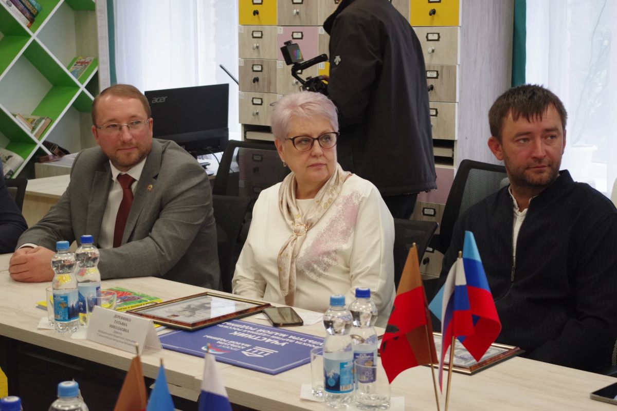 В Славяносербске открылась первая модельная библиотека! В Славяносербске открылась первая модельная библиотека!