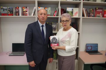 В Славяносербской модельной библиотеке появился экземпляр книги о первом Герое России – участнике СВО