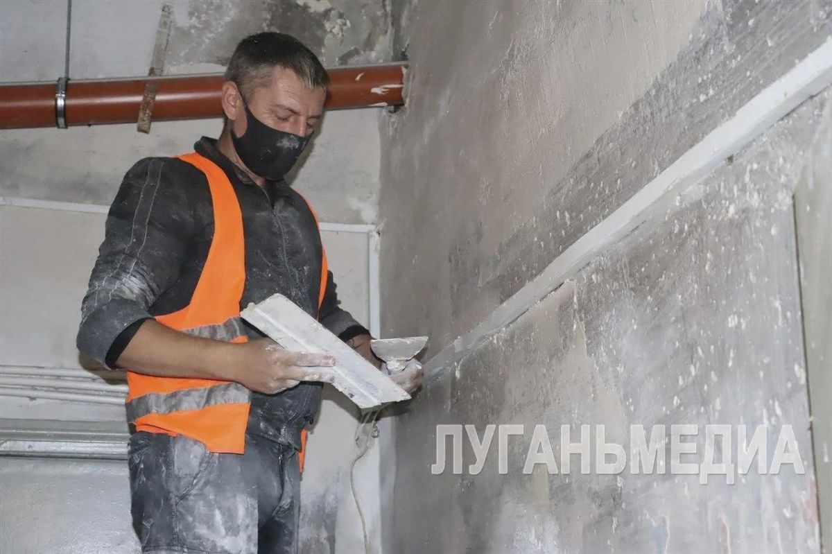 «Единый региональный фонд по управлению многоквартирными домами на территории ЛНР» обновляет подъезды многоэтажек в Свердловске «Единый региональный фонд по управлению многоквартирными домами на территории ЛНР» обновляет подъезды многоэтажек в Свердловске