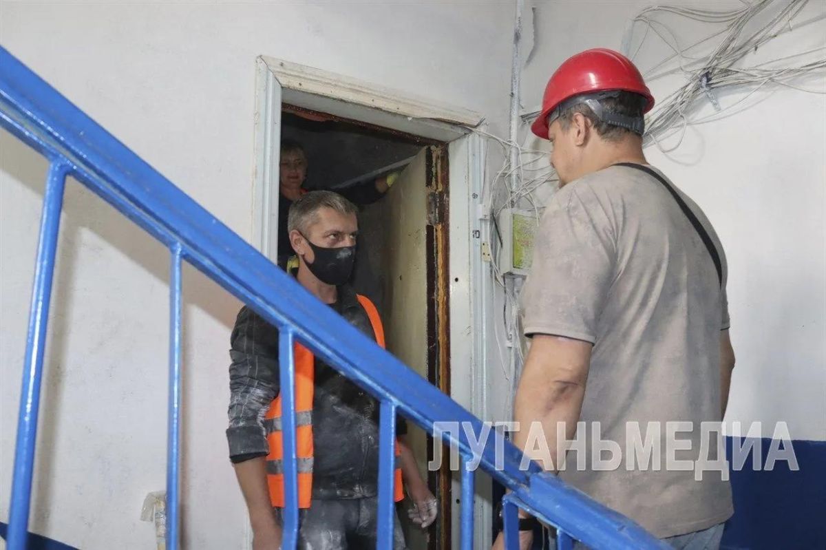 «Единый региональный фонд по управлению многоквартирными домами на территории ЛНР» обновляет подъезды многоэтажек в Свердловске «Единый региональный фонд по управлению многоквартирными домами на территории ЛНР» обновляет подъезды многоэтажек в Свердловске