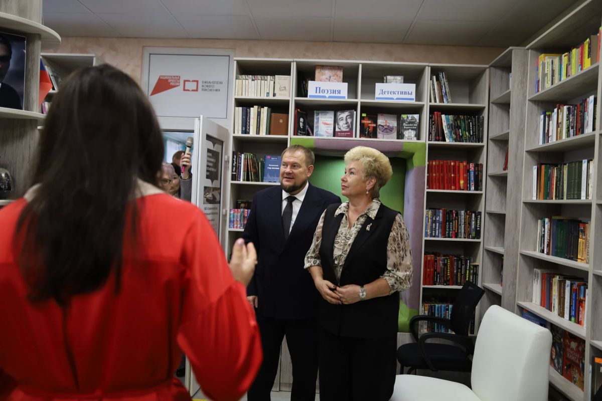 В Славяносербске открылась модельная библиотека нового поколения В Славяносербске открылась модельная библиотека нового поколения