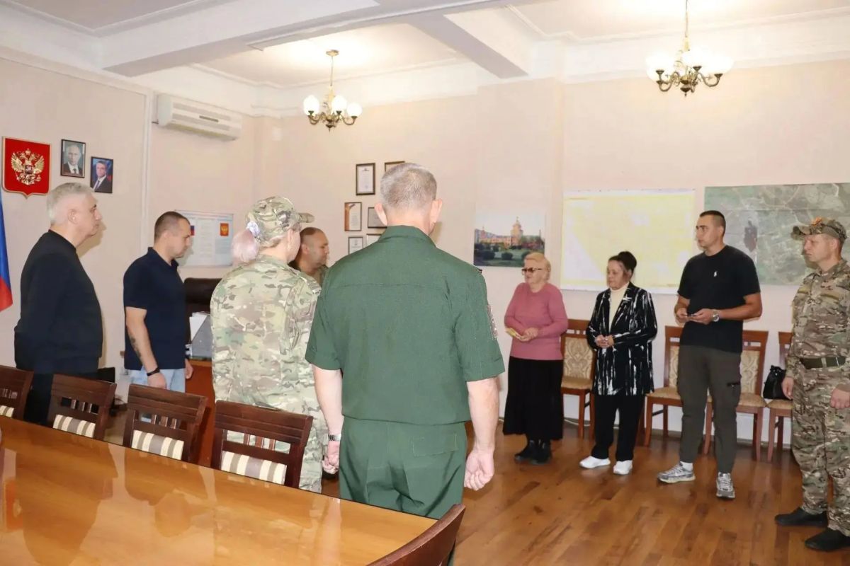 В Администрации городского округа состоялась церемония, в ходе которой временно исполняющий полномочия Главы городского округа Павел Дреев передал государственные награды семьям павших защитников В Администрации городского округа состоялась церемония, в ходе которой временно исполняющий полномочия Главы городского округа Павел Дреев передал государственные награды семьям павших защитников