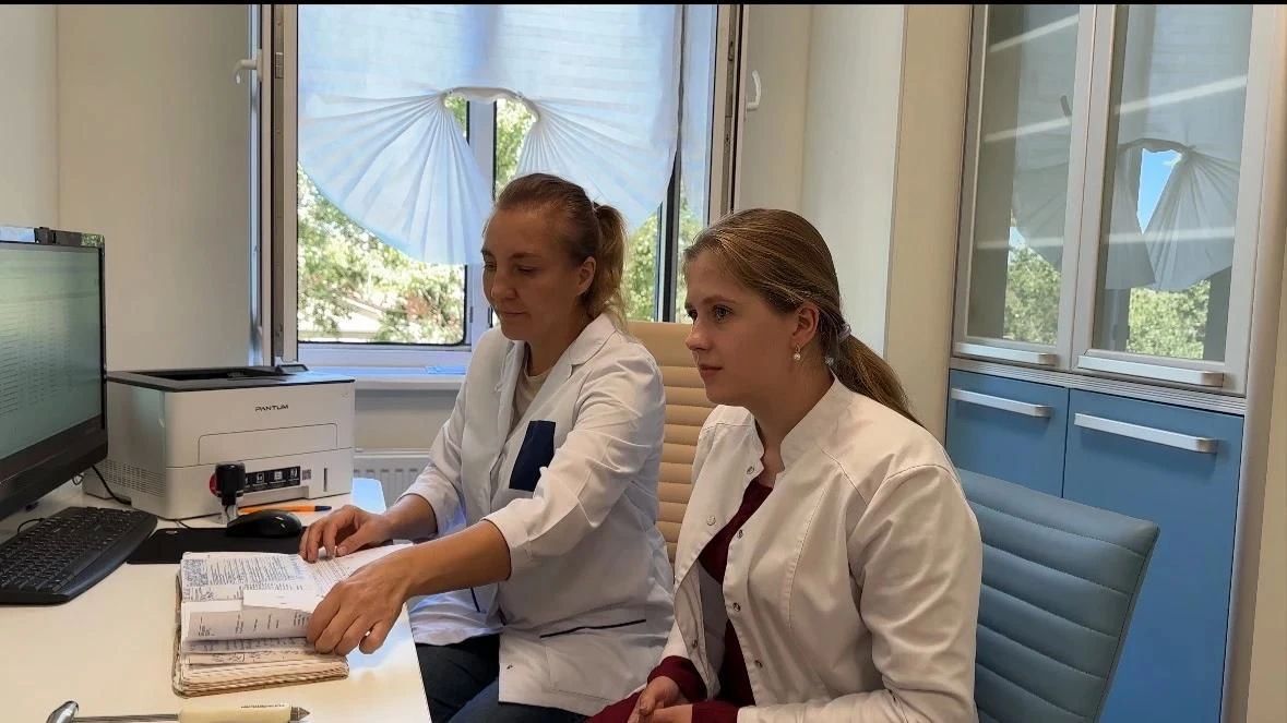 71 молодой врач уже принимает пациентов в ЛНР