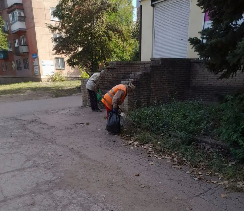 Коммунальными службами проведены работы на территории города Коммунальными службами проведены работы на территории города