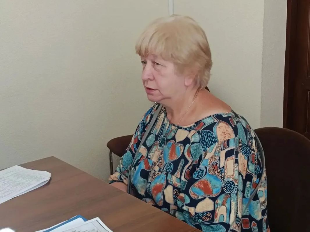И.о. прокурора Каменнобродского района г. Луганска Олег Солдатов в целях оказания всесторонней помощи жителям города и района совместно с Главой муниципалитета Яной Пащенко провели личный прием граждан И.о. прокурора Каменнобродского района г. Луганска Олег Солдатов в целях оказания всесторонней помощи жителям города и района совместно с Главой муниципалитета Яной Пащенко провели личный прием граждан