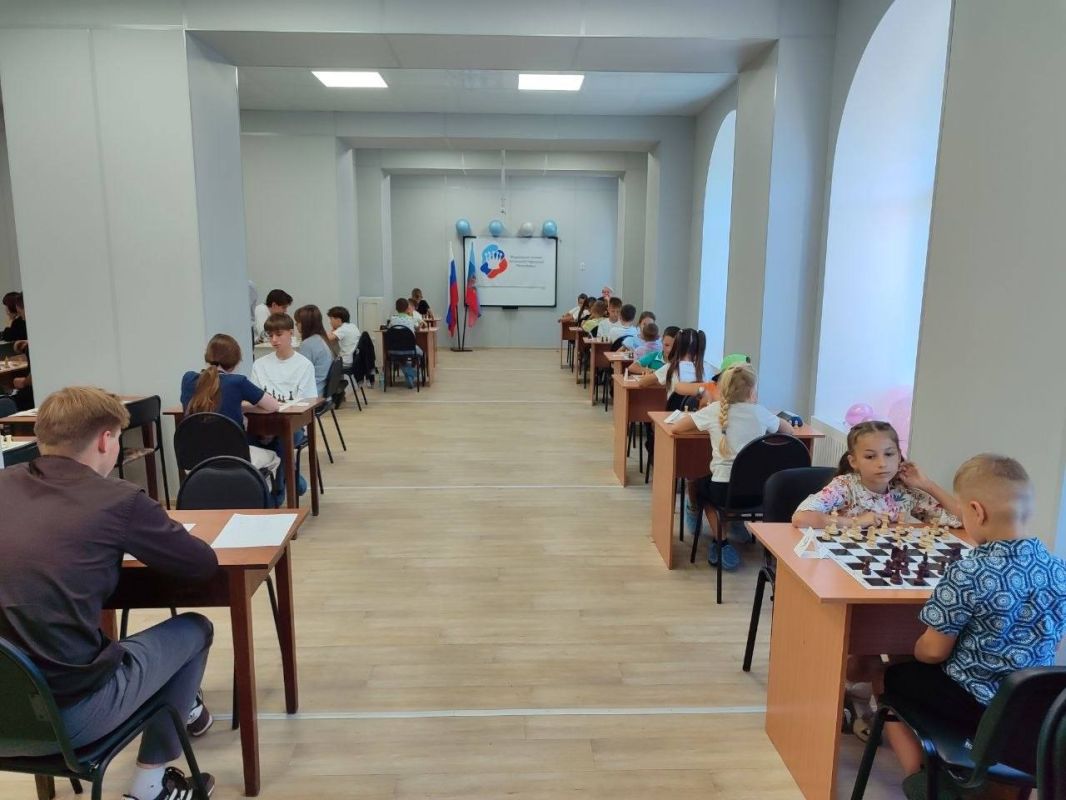 35 спортсменов из Антрацита, Брянки, Луганска, Свердловска, Станицы Луганской и Старобельска приняли участие в Первенствах ЛНР по быстрым шахматам, которые состоялись в Антраците 5-6 сентября 2026 года 35 спортсменов из Антрацита, Брянки, Луганска, Свердловска, Станицы Луганской и Старобельска приняли участие в Первенствах ЛНР по быстрым шахматам, которые состоялись в Антраците 5-6 сентября 2026 года