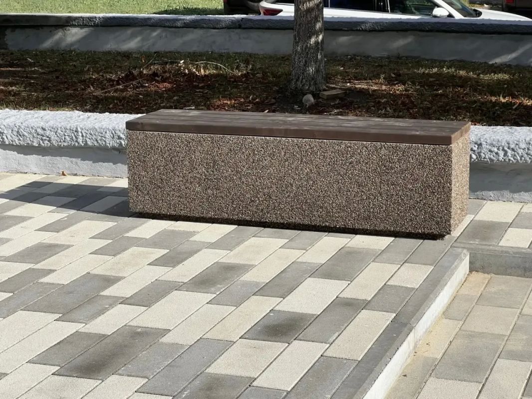 В центре города Краснодона продолжается преображение аллеи героев «Молодой гвардии» В центре города Краснодона продолжается преображение аллеи героев «Молодой гвардии»