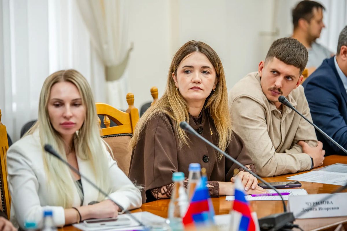 Алексей Самойлов: более 90% фасадов зданий-участников проекта «Лица Героев» в ЛНР тематически оформили Алексей Самойлов: более 90% фасадов зданий-участников проекта «Лица Героев» в ЛНР тематически оформили