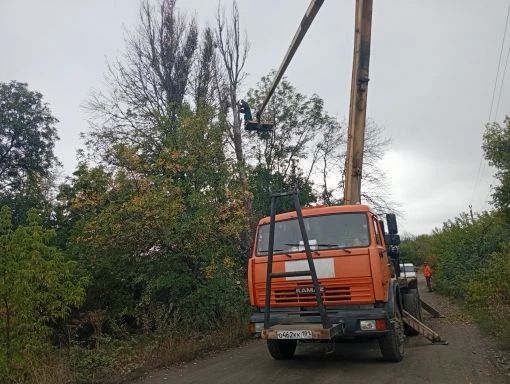 16 сентября в пгт. Штеровка начаты работы по спилу деревьев в рамках мероприятий по благоустройству и обеспечению безопасности 16 сентября в пгт. Штеровка начаты работы по спилу деревьев в рамках мероприятий по благоустройству и обеспечению безопасности