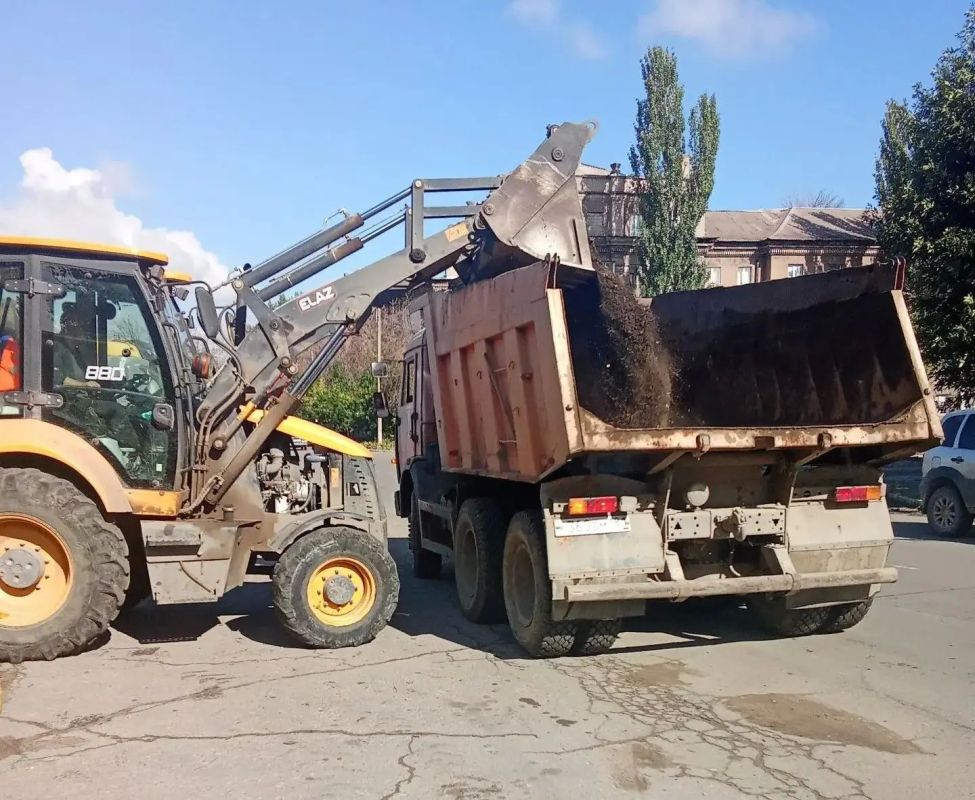 Коммунальными службами проведены работы на территории города Коммунальными службами проведены работы на территории города