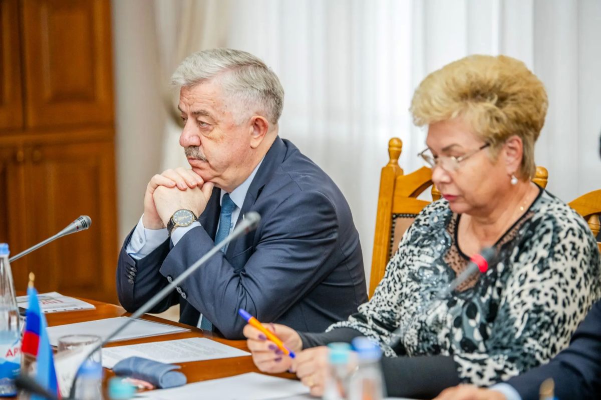 Виктор Водолацкий: Сегодня принял участие в заседании межведомственной рабочей группы, в рамках всероссийского народного проекта «Лица Героев» проекта «Новая школа» и Народной программы «Единой России» Виктор Водолацкий: Сегодня принял участие в заседании межведомственной рабочей группы, в рамках всероссийского народного проекта «Лица Героев» проекта «Новая школа» и Народной программы «Единой России»